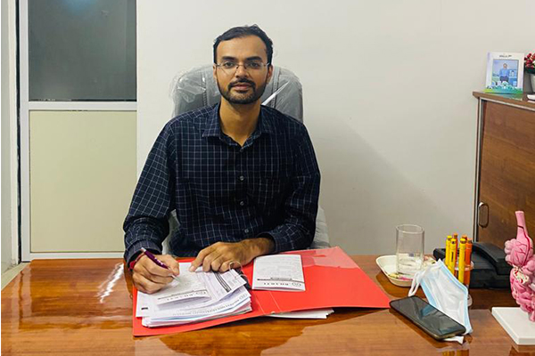 Dr. Shankar Bhanushali is a Top Gastroenterologist, Hepatologist specialised in diagnostic & therapeutic endoscopic procedures & liver transplantation surgeries in Navi Mumbai.